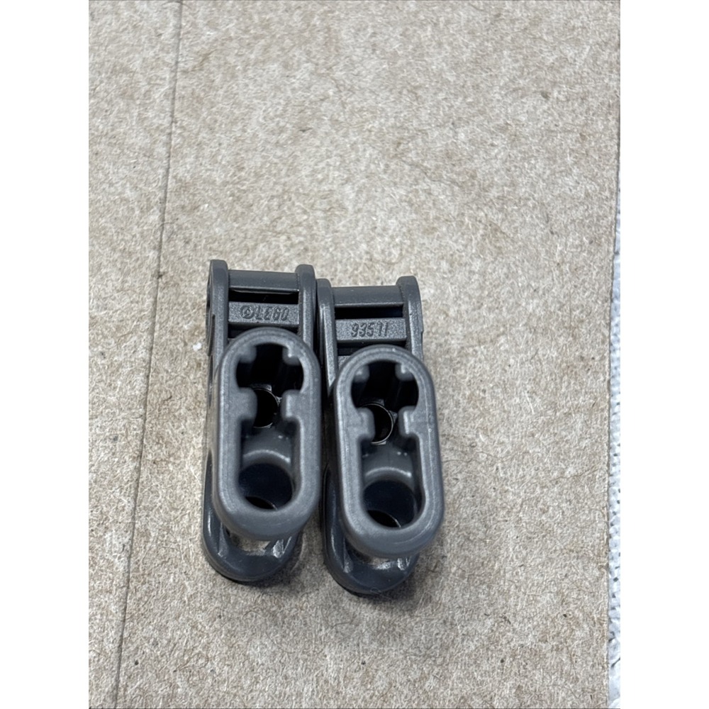 Lego‎ 2   Dark Bluish Gray Technic Axle Connectors 2 x 3 w/ Ball Joint - Picture 2 of 3